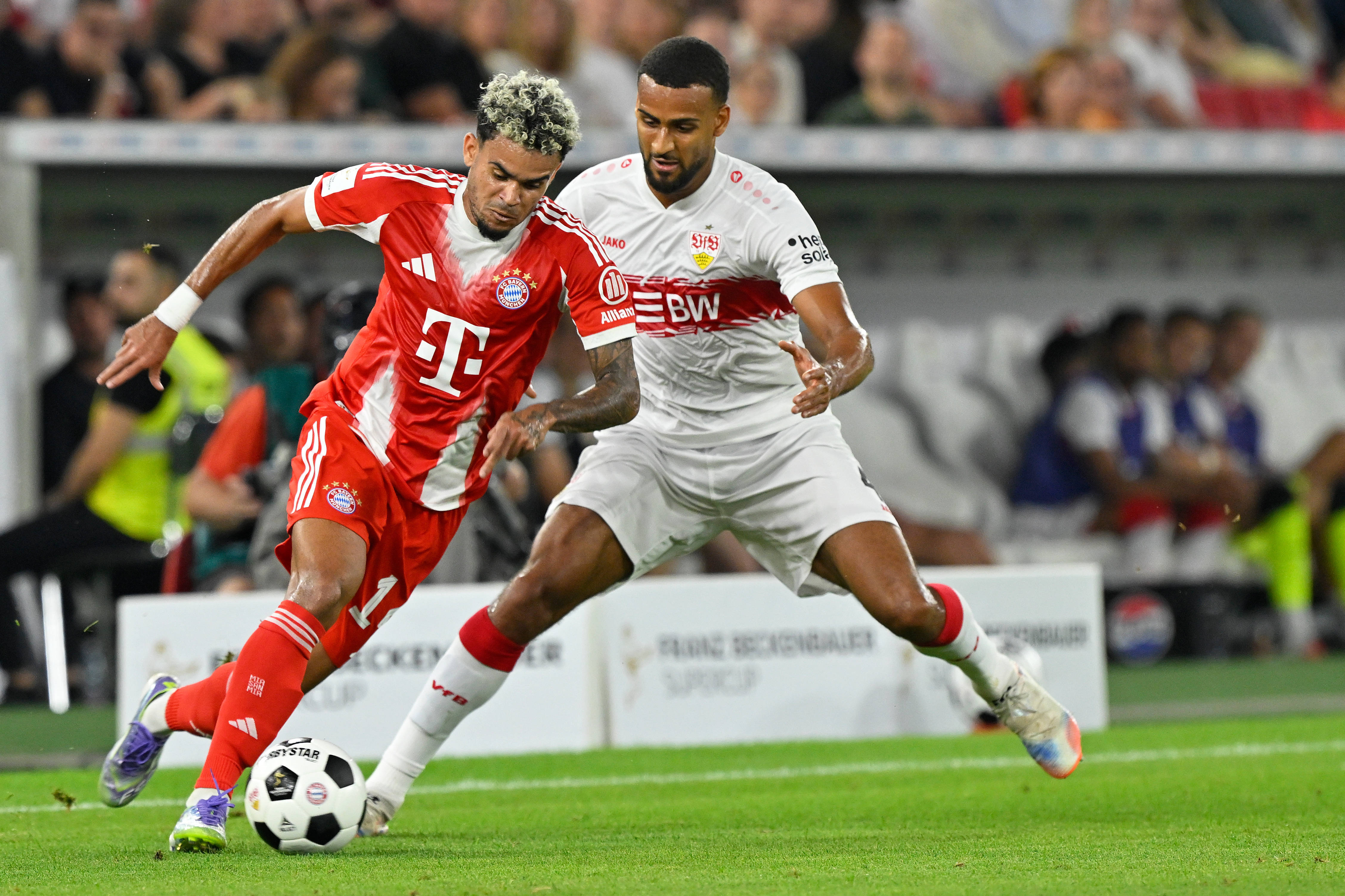 包含斯图加特球员集体请假,球队备战受影响的词条 包含斯图加特球员集体请假,球队备战受影响的词条