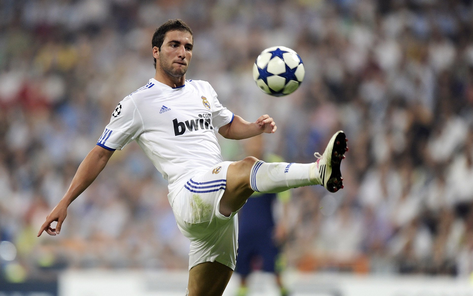 德里赫特一锤定音，皇家社会力克瑞典展现欧战雄心