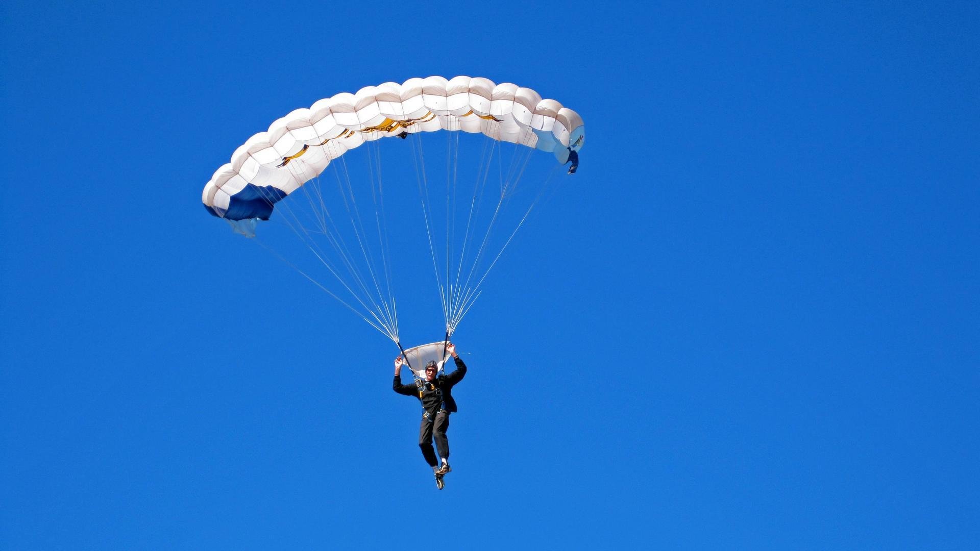 F1街道赛之夜，塔图姆的硬仗，与引擎无关